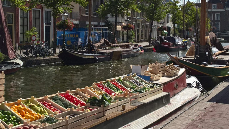 Groenteveiling aan de Aalmarkt - Foto Hans Goossensen